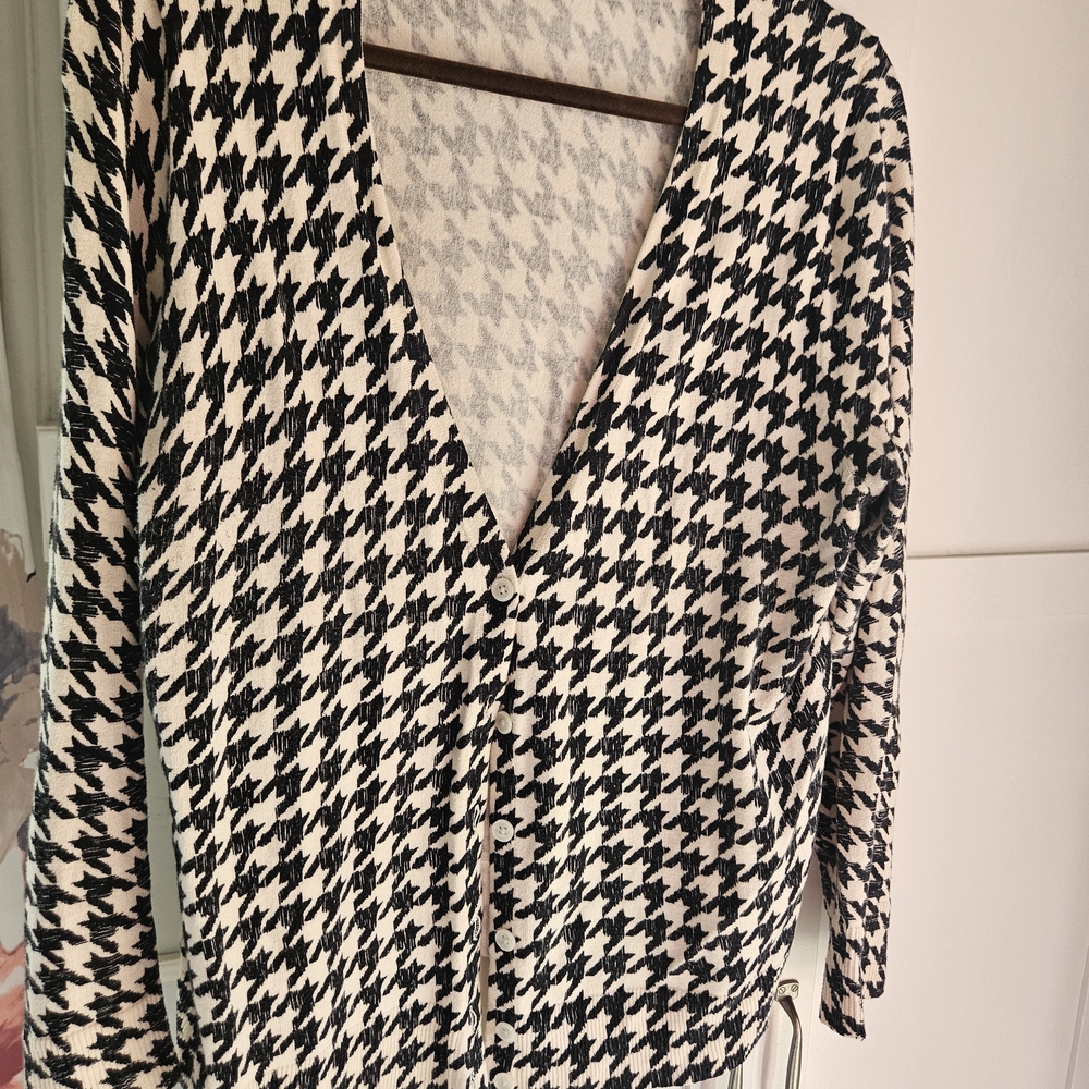 Merona Cream and Black Houndstooth Cardigan, XXL